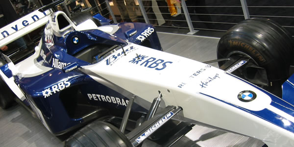 账号认证平台的在线轰炸机电话软件